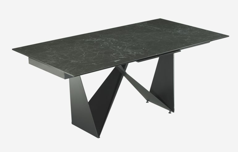 Match extendable dining table