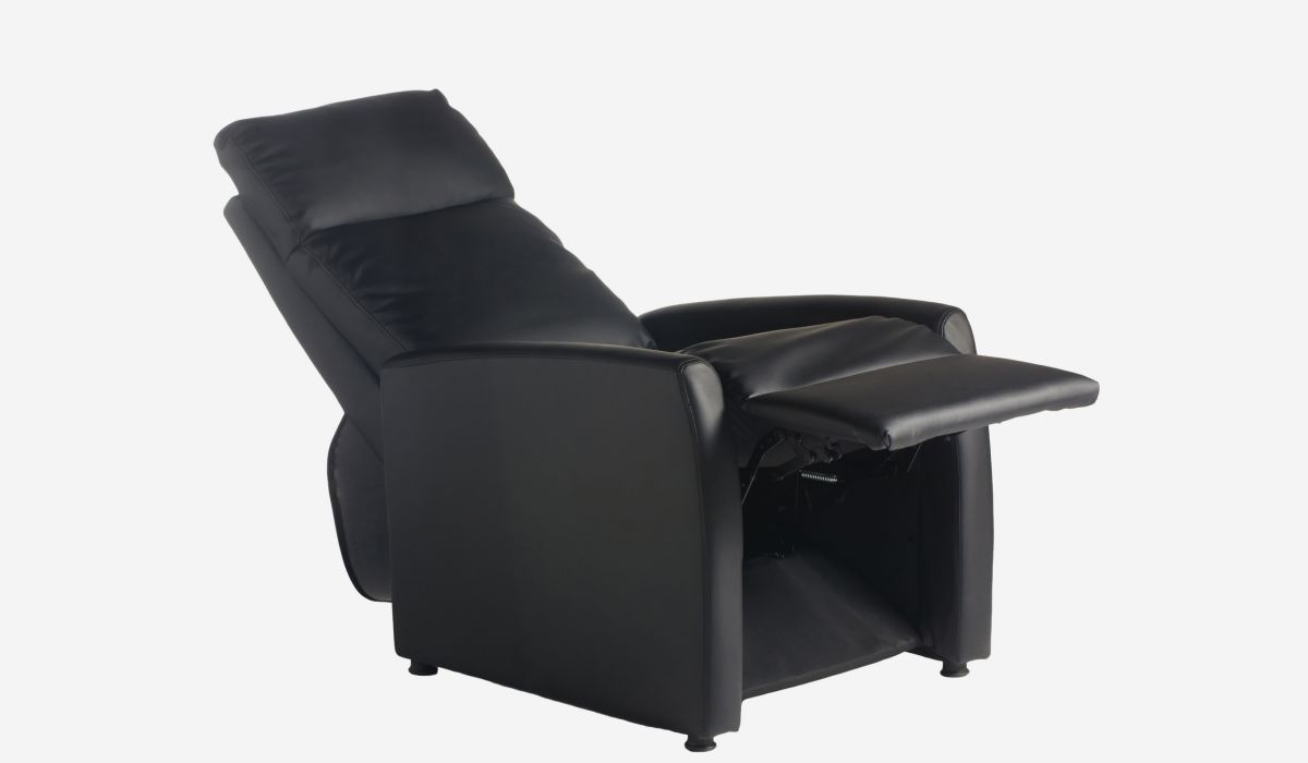 Jet black relaxing armchair